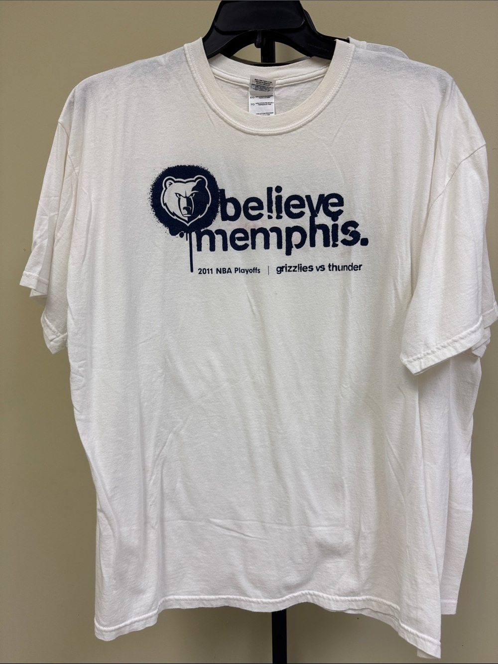 Vintage Gildan White Short-Sleeve 'Believe Memphis' Navy Graphic Tee